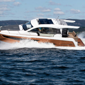 Sealine C390 Feature Image