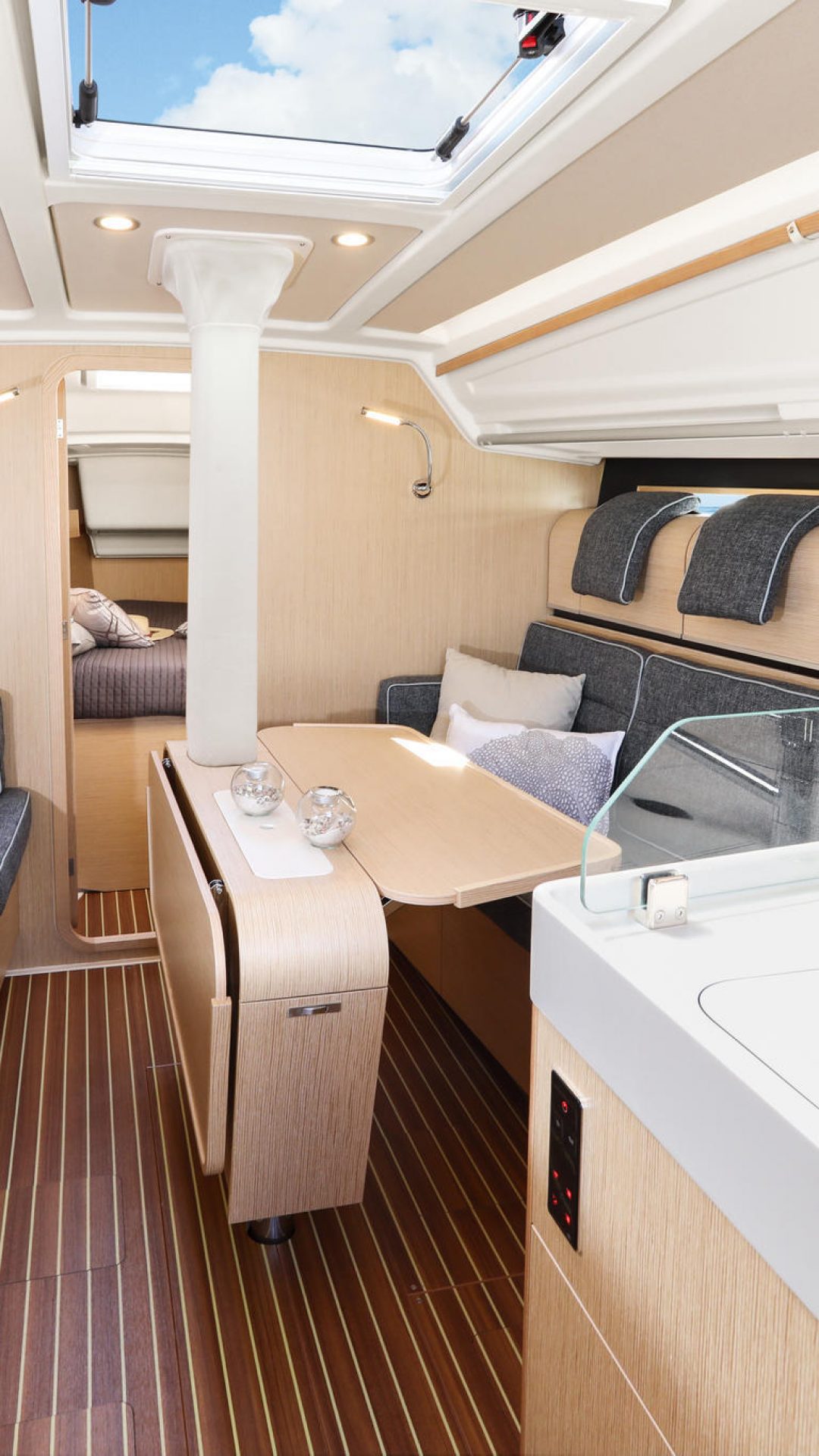 Dehler_34_Interieur_Oak_396A1010_001